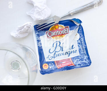 Formaggio Cantorel Bleu dAuvergne con stampo blu. Marca Cantorel è parte del Les Fromageries Occitanes. Foto Stock