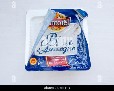 Formaggio Cantorel Bleu dAuvergne con stampo blu. Marca Cantorel è parte del Les Fromageries Occitanes. Foto Stock