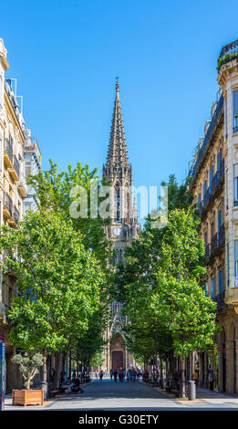 Facciata principale della Cattedrale del Buon Pastore (Buen Pastor) che si trova nella città di San Sebastian, Gipuzkoa, Paese Basco. Foto Stock