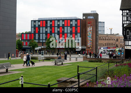 Vista dal Trinity Street per lo studio Inn alloggi per studenti, Coventry, Regno Unito Foto Stock