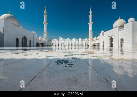La trascendenza, Sheikh Zayed Grande Moschea di Abu Dhabi Foto Stock