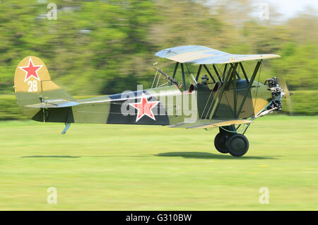 La Collezione Shuttleworth Po-2 G-BSSY è ora navigabilità, rendendo il suo primo volo il 10 gennaio 2011. In primo luogo hanno volato 1944 Foto Stock