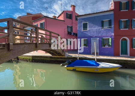 Gli incantevoli angoli della laguna di Venezia e Burano nel sole del pomeriggio. Foto Stock