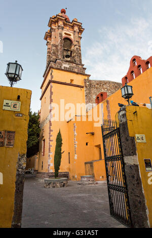 Il convento della Immacolata Concezione conosciuta come le monache nel centro storico di San Miguel De Allende, Messico. Foto Stock