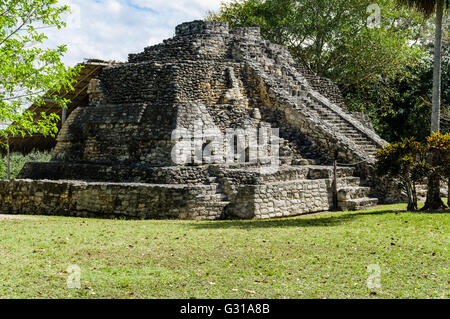 Tempio II del gruppo 1-Una delle rovine Chacchoben. Chacchoben, Messico Foto Stock