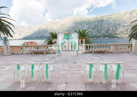 Arco di nozze per la cerimonia di fiori. Foto Stock