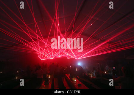 Amburgo, Germania, laser show in un rettangolo di selezione Foto Stock