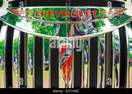 Dettaglio della griglia cromata di 1940s Chevrolet pick-up. Foto Stock