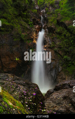 Cascata Jogkradin a Thongphaphum nationalpark in provincia Kanjanaburi, Thailandia Foto Stock