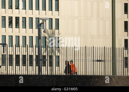 Berlino, Germania, sui motivi di Ueberwachungskamera BND sede Foto Stock