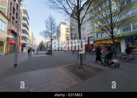 Ludwigshafen, Germania, negozi in Bismarkstrasse pedonale Foto Stock