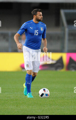 Lo Stadio Bentegodi di Verona, Italia. Il 6 giugno, 2016. Calcio internazionale amichevole. Italia contro la Finlandia. Andrea BARZAGLI Credito: Azione Sport Plus/Alamy Live News Foto Stock