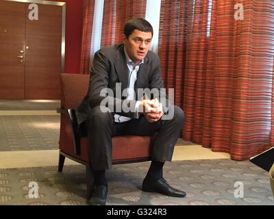 Mosca, Russia. Il 6 giugno, 2016. La federazione di quattro-tempo campione olimpionico Alexander Popov parla durante un'intervista sul doping nel suo paese in un hotel di Mosca, Russia, 06 giugno 2016. Foto: Friedemann Kohler/dpa/Alamy Live News Foto Stock