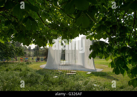 Serpentine Gallery di Londra, Regno Unito. Il 7 giugno 2016. Premere view per il Summer House progettata da Asif Khan. Credito: Malcolm Park/Alamy Live News. Foto Stock