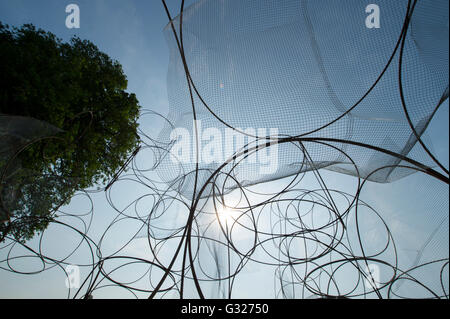 Serpentine Gallery di Londra, Regno Unito. Il 7 giugno 2016. Premere view per il Summer House progettata da Yona Friedman. Credito: artsimages/Alamy Live News. Foto Stock