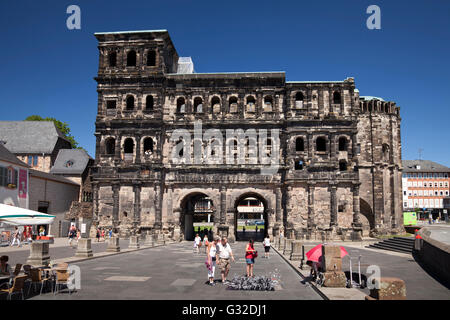 Porta Nigra, città romana gate, Renania-Palatinato, PublicGround Foto Stock