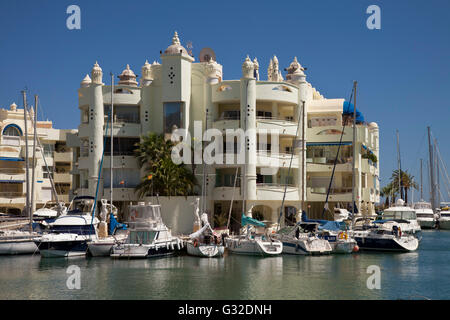 Puerto deportivo Marina, Benalmadena, provincia di Malaga, Costa del Sol, Andalusia, Spagna, Europa, PublicGround Foto Stock