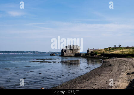 Incredibile la nerezza del castello sul Firth of Forth, Scozia Foto Stock