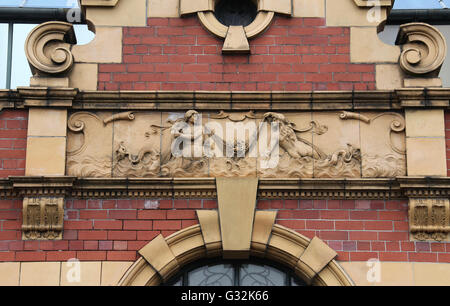 La facciata dell'epoca edoardiana Victoria Terme di Chorlton-su-Medlock in Manchester Foto Stock