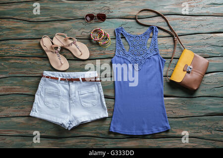 Serbatoio blu top e shorts. Foto Stock