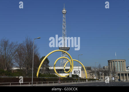 Kunstwerk Ursula Sax 'Looping 1992', Funkturm, Messedamm, Charlottenburg di Berlino, Deutschland Foto Stock