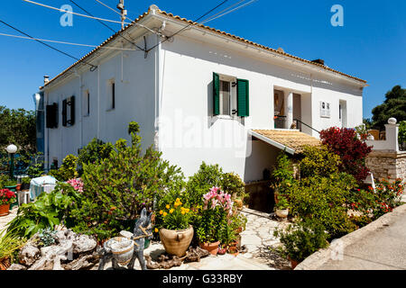 La Casa Bianca ( Casa d'infanzia di autori britannici Gerald & Lawrence Durrell ) Kalami, l'isola di Corfù, Grecia. Foto Stock