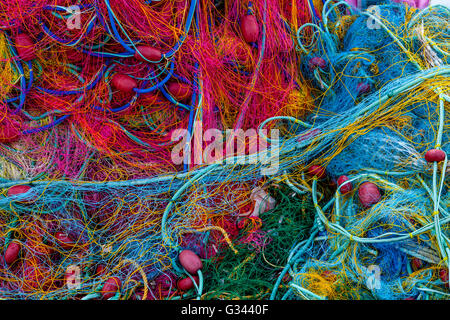 Colorate le reti da pesca, Kassiopi, isola di Corfù, Grecia Foto Stock