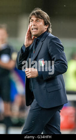 Lo Stadio Bentegodi di Verona, Italia. Il 6 giugno, 2016. Calcio internazionale amichevole. Italia contro la Finlandia. Il coachof Italia Antonio Conte © Azione Sport Plus/Alamy Live News Foto Stock