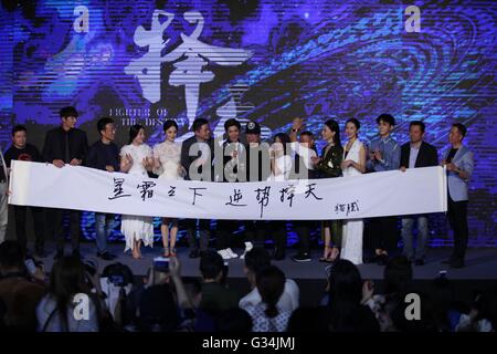 Shanghai, Cina. 07Th Giugno, 2016. Lu Han e Eric Tsang partecipare alla conferenza stampa del Fighter del destino a Shanghai in Cina il 7 giugno, 2016. © TopPhoto/Alamy Live News Foto Stock