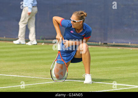 Nottingham Tennis Center, Nottingham, Regno Unito. Il giorno 08 Giugno, 2016. Aegon WTA Nottingham Open Day 5. Nicole Melichar degli STATI UNITI © Azione Sport Plus/Alamy Live News Foto Stock