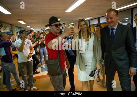 Eindhoven, 08-06-2016 HM Regina Máxima HM Regina Máxima visiti la Jan van Brabant College e la Summa College di Eindhoven. La visita ha avuto luogo presso la Summa College, e fu dedicata al proprio programma di Boss di Qredits RPE/Albert Nieboer/Paesi Bassi - nessun filo SERVICE - Foto Stock