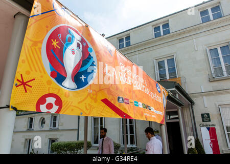 Tours, Francia. Il giorno 08 Giugno, 2016. Il Clarion Hotel Chateau Belmont a Tours in Francia, giugno 8, 2016. La Czech National Soccer team si soggiornare in questo hotel durante l'Euro 2016. © David Tanecek/CTK foto/Alamy Live News Foto Stock