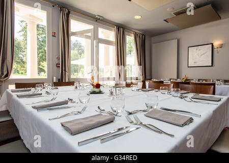 Tours, Francia. Il giorno 08 Giugno, 2016. Il Clarion Hotel Chateau Belmont a Tours in Francia, giugno 8, 2016. La Czech National Soccer team si soggiornare in questo hotel durante l'Euro 2016. © David Tanecek/CTK foto/Alamy Live News Foto Stock