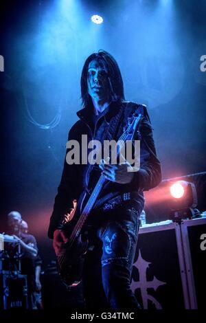 Toronto, Ontario, Canada. Il 6 giugno, 2016. American heavy metal band Devildriver eseguita una mostra alla Opera House di Toronto. I membri della band: DEZ FAFARA, MIKE SPREITZER, NEAL TIEMANN, AUSTIN D'AMOND, DIEGO IBARRA © Igor Vidyashev/ZUMA filo/Alamy Live News Foto Stock