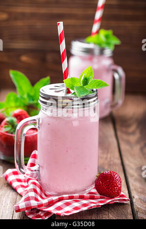 Frullato di fragole Foto Stock