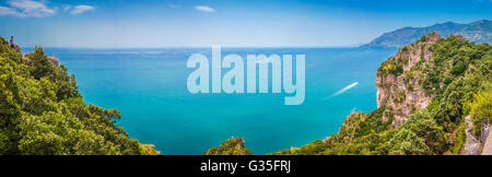 New Scenic 5 posti da cartolina da costa a costa panorama della Costiera Amalfitana con il bellissimo Golfo di Salerno, Campania, Italia Foto Stock