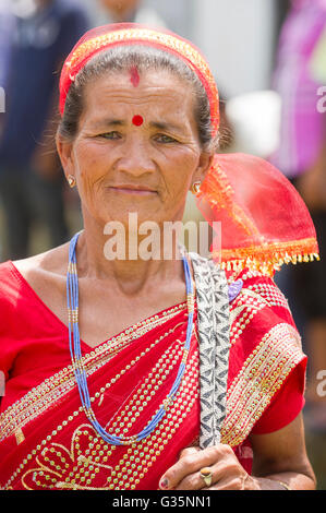 Un ampio angolo di visione di Pan Bari villaggio nel Parco Nazionale di Kaziranga in India il 13 aprile 2016. Credito: Euan ciliegio/UPPA Foto Stock