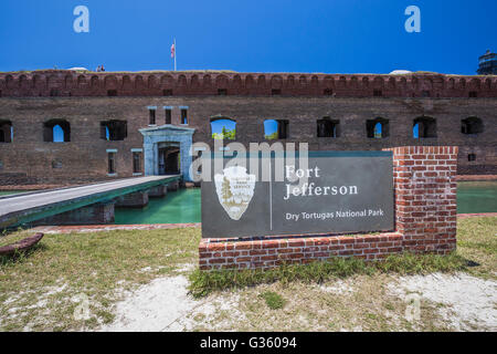 Segno di ingresso per Fort Jefferson, giardino chiave nel Parco Nazionale di Dry Tortugas, Florida, Stati Uniti d'America Foto Stock