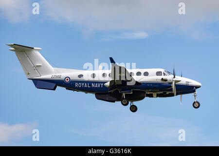 Royal Navy Hawker Beechcraft 350CER Avenger T.1 ZZ502 da 750 Naval Air Squadron a RNAS Culdrose. Foto Stock