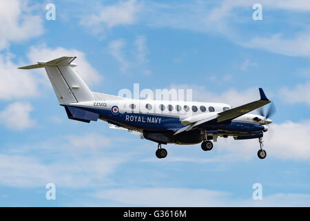 Royal Navy Hawker Beechcraft 350CER Avenger T.1 ZZ502 da 750 Naval Air Squadron a RNAS Culdrose. Foto Stock