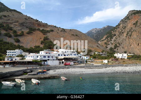 Agia Roumeli village, ingresso o punto di uscita per la Gola di Samaria escursione, Creta, Grecia Foto Stock