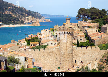 Vista sul centro storico di Tossa de Mar Costa Brava, Spagna Foto Stock