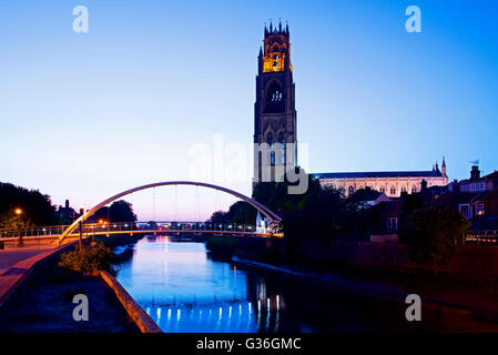 La torre di St Botolph's Church (noto come moncone), e il fiume Haven, Boston, Lincolnshire, England Regno Unito Foto Stock