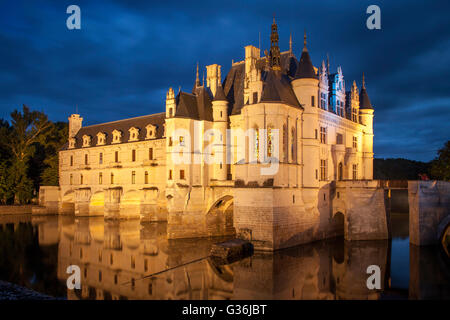 Twilight su Château de Chenonceau nella Valle della Loira, Centro Francia Foto Stock