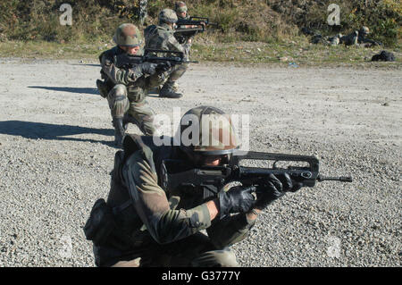 Eurocorps, multinazionale europea esercito, fanteria francese patrol Foto Stock