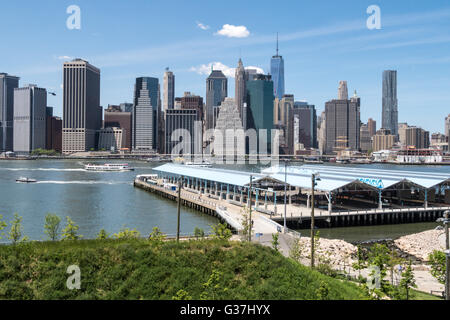 Vista dalla Passeggiata di Brooklyn Heights, New York, Stati Uniti d'America Foto Stock