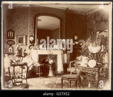 Un salotto vittoriano camera Data: circa 1900 Foto Stock