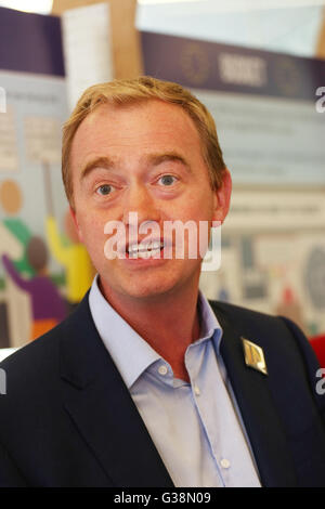 Manchester, Regno Unito. Il 9 giugno, 2016. Tim Farron MP in 'IN / OUT Euro Tunnel' presso i popoli History Museum, Manchester, Regno Unito, 9 giugno, 2016 Credit: Barbara Cook/Alamy Live News Foto Stock