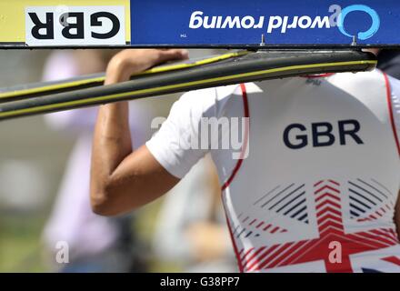 Caversham laghi, Berkshire, Regno Unito. Il 9 giugno, 2016. GBR e mondo canottaggio logo su una barca. Il canottaggio team training per la Rio2016 Olimpiadi. Redgrave Pinsent centro di canottaggio. Caversham laghi. Berkshire. Regno Unito. 09/06/2016. Credito: Sport In immagini/Alamy Live News Foto Stock