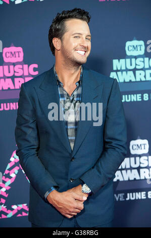 Giugno 08, 2016 - Nashville, Tennessee, Stati Uniti d'America - musicista LUCA BRYAN arriva sul pink carpet presso il CMT Music Awards che ha avuto luogo presso la Bridgestone Arena. Copyright 2016 Jason Moore. © Jason Moore/ZUMA filo/Alamy Live News Foto Stock